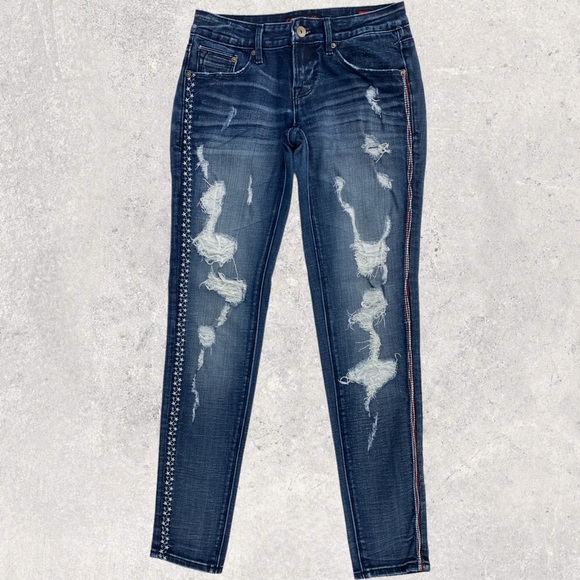 Cult of Individuality Distressed Women’s Jeans - Picture 1 of 11